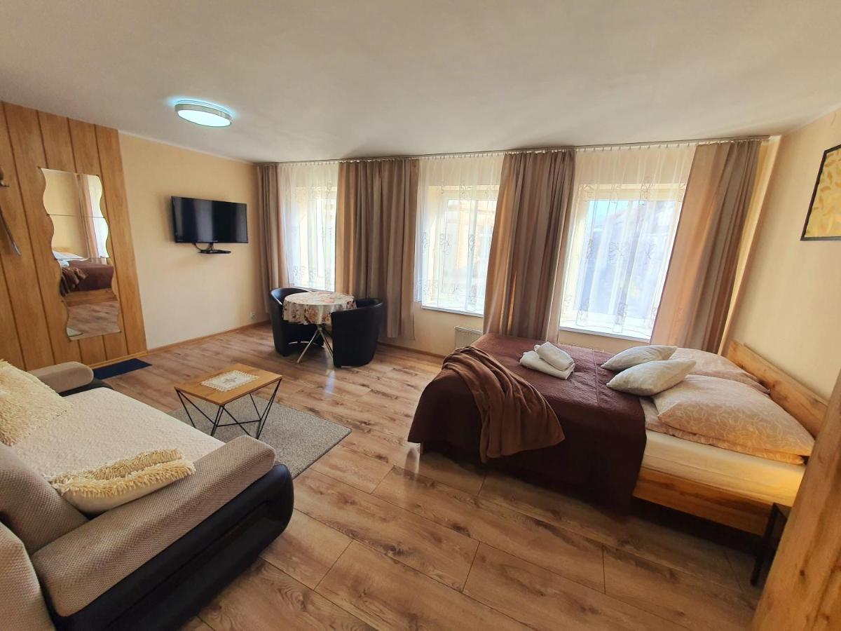 Aparthouse Apartamenty Centrum - In The City Center Near The Train Station Katowice Zewnętrze zdjęcie