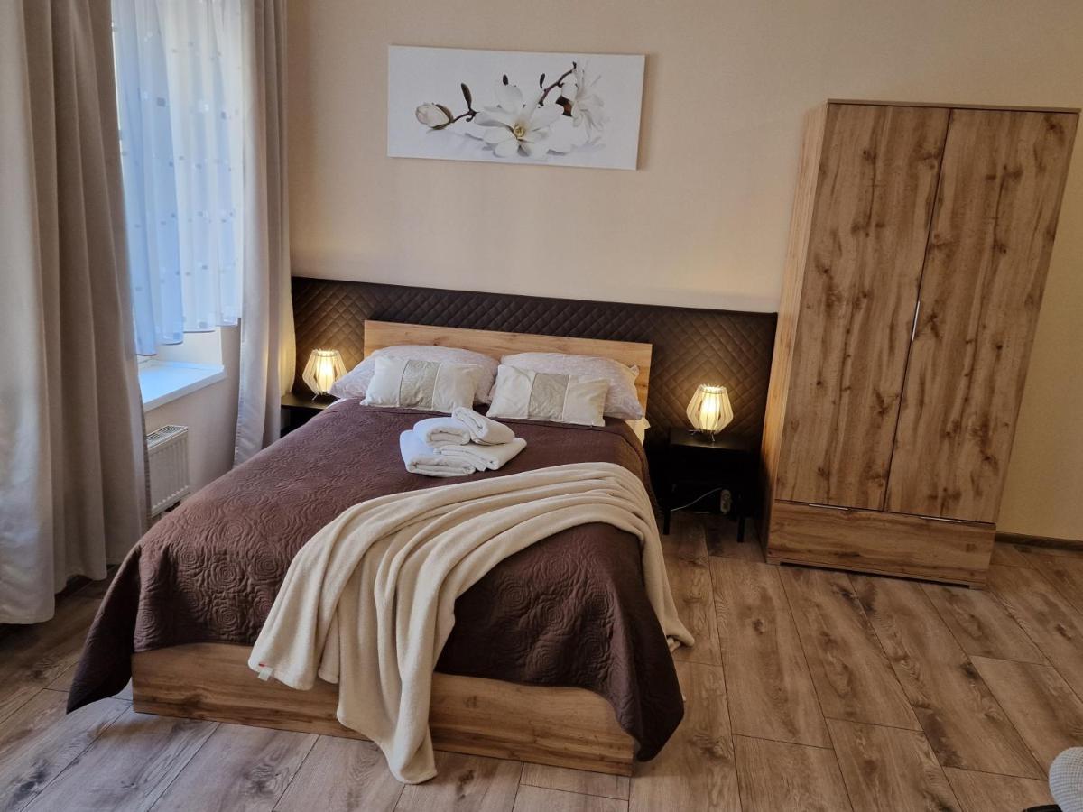 Aparthouse Apartamenty Centrum - In The City Center Near The Train Station Katowice Zewnętrze zdjęcie