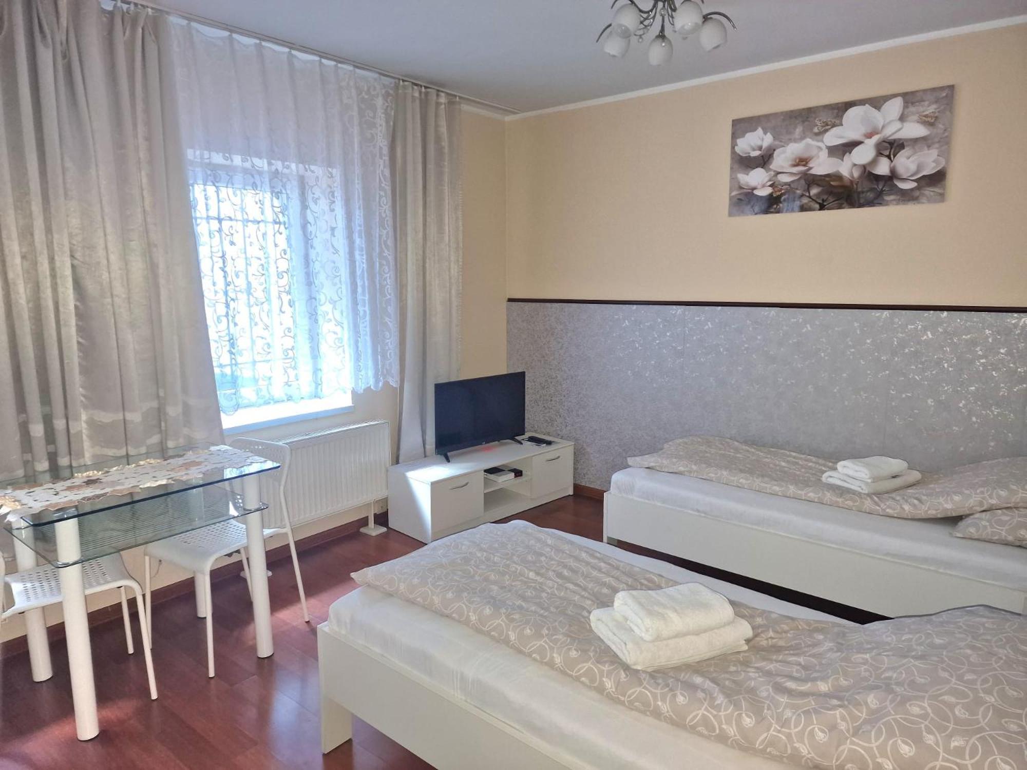 Aparthouse Apartamenty Centrum - In The City Center Near The Train Station Katowice Zewnętrze zdjęcie