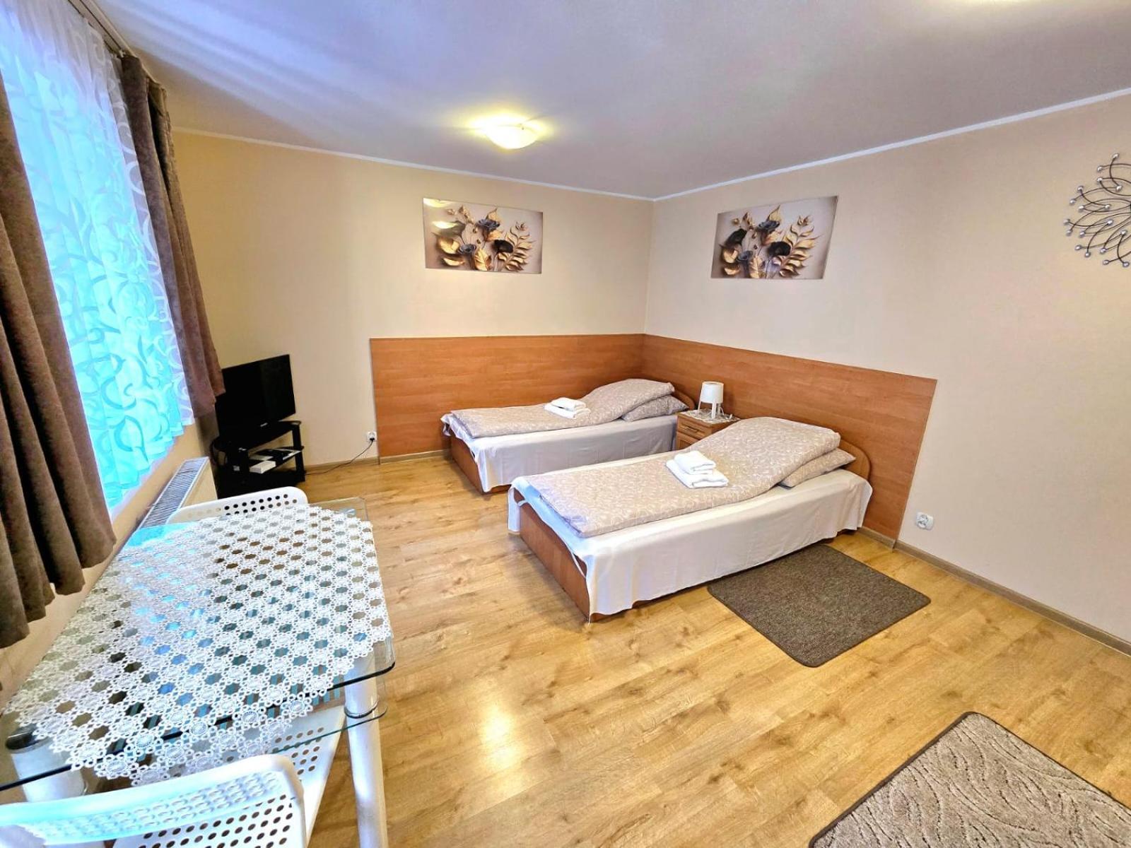 Aparthouse Apartamenty Centrum - In The City Center Near The Train Station Katowice Zewnętrze zdjęcie