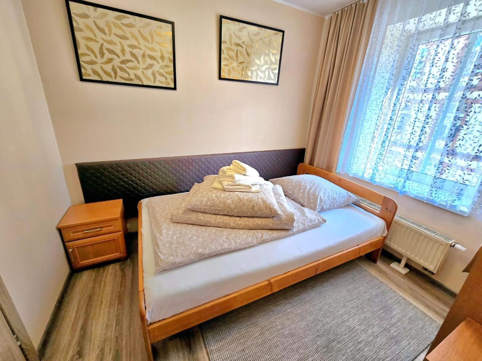 Aparthouse Apartamenty Centrum - In The City Center Near The Train Station Katowice Pokój zdjęcie